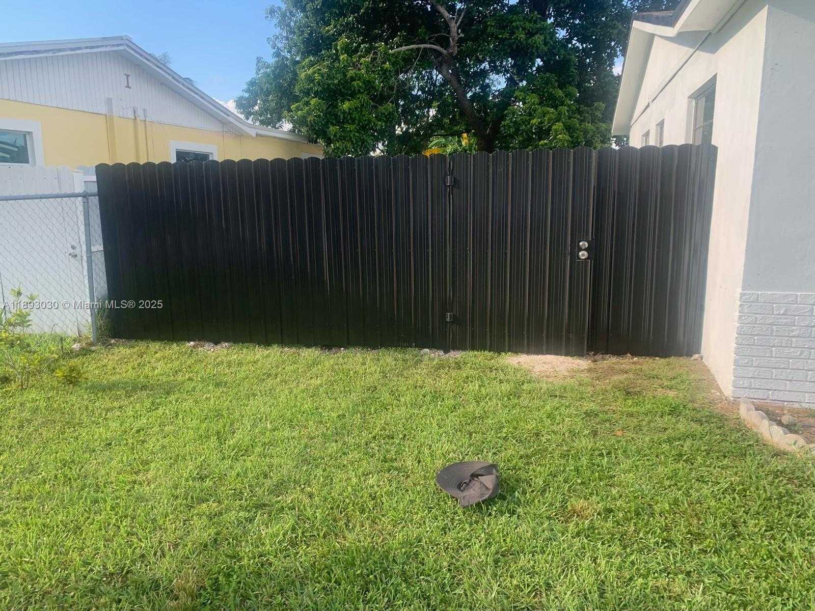 Small Image of 10815 SOUTH WEST 157TH TER, Miami Number 21
