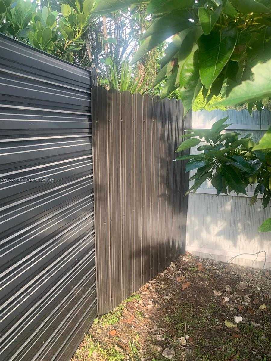 Small Image of 10815 SOUTH WEST 157TH TER, Miami Number 22