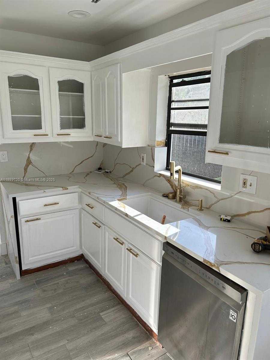 Small Image of 10815 SOUTH WEST 157TH TER, Miami Number 5
