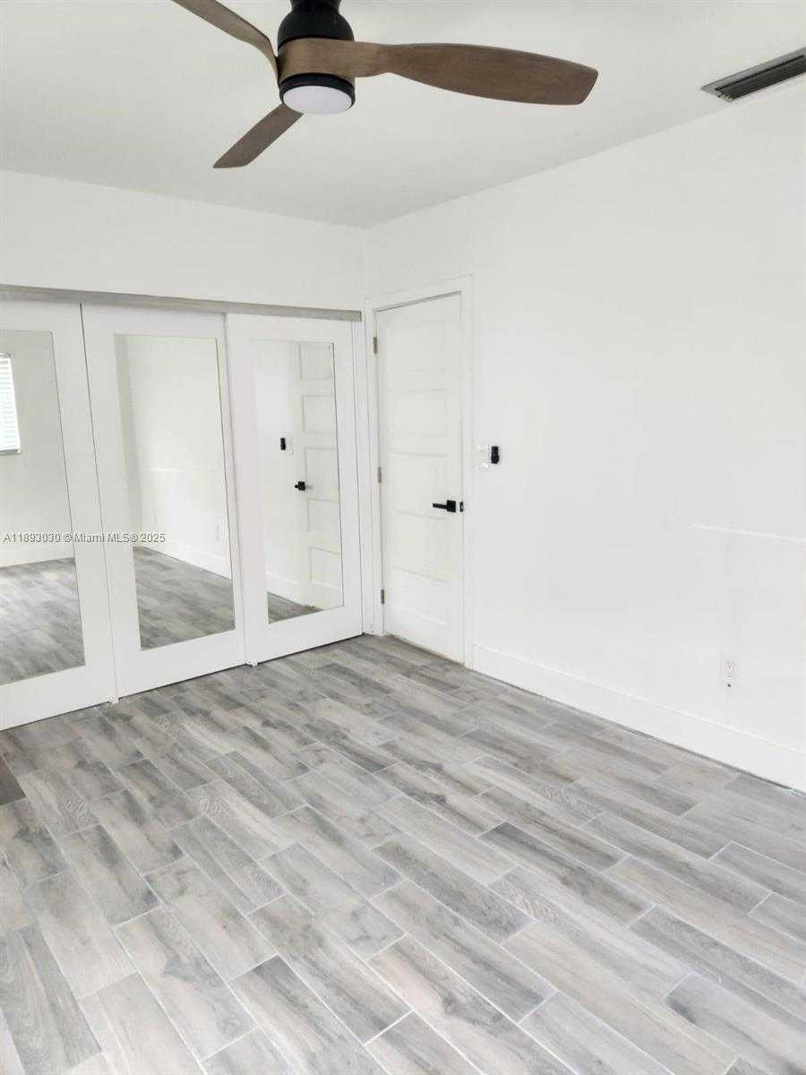 Small Image of 10815 SOUTH WEST 157TH TER, Miami Number 9