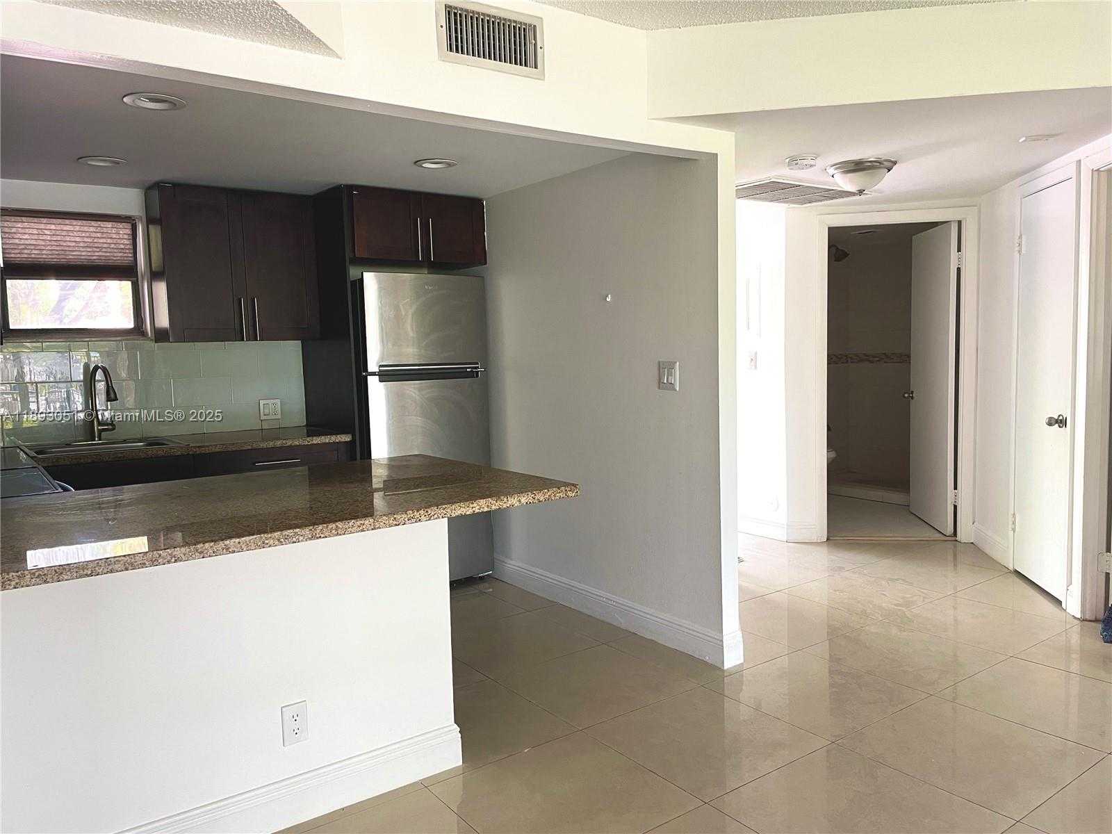 Small Image of 8290 LAKE DR #128, Doral Number 28