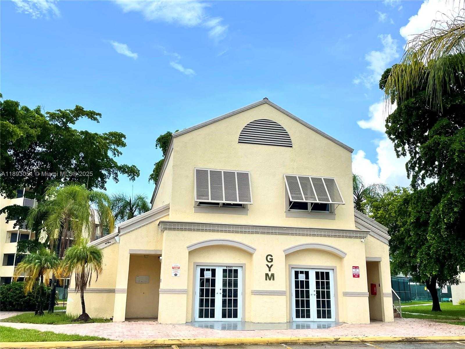 Small Image of 8290 LAKE DR #128, Doral Number 47