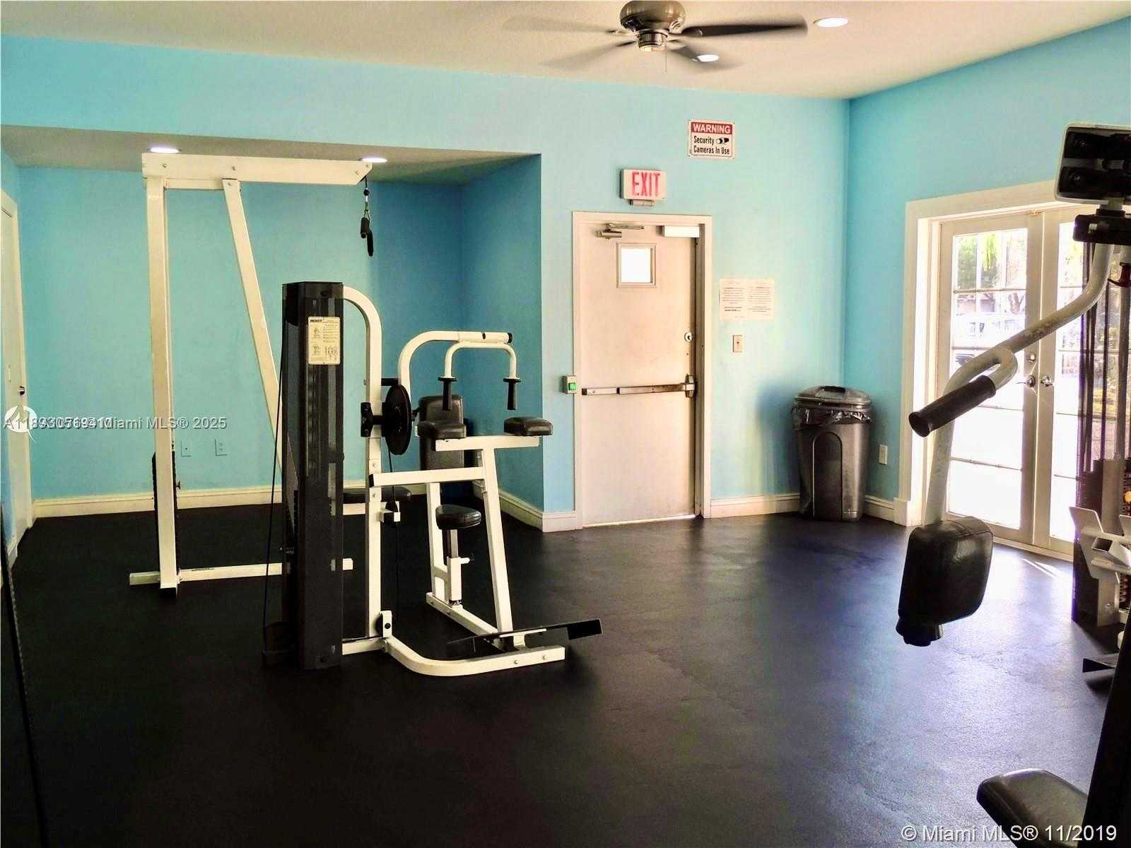 Small Image of 8290 LAKE DR #128, Doral Number 49