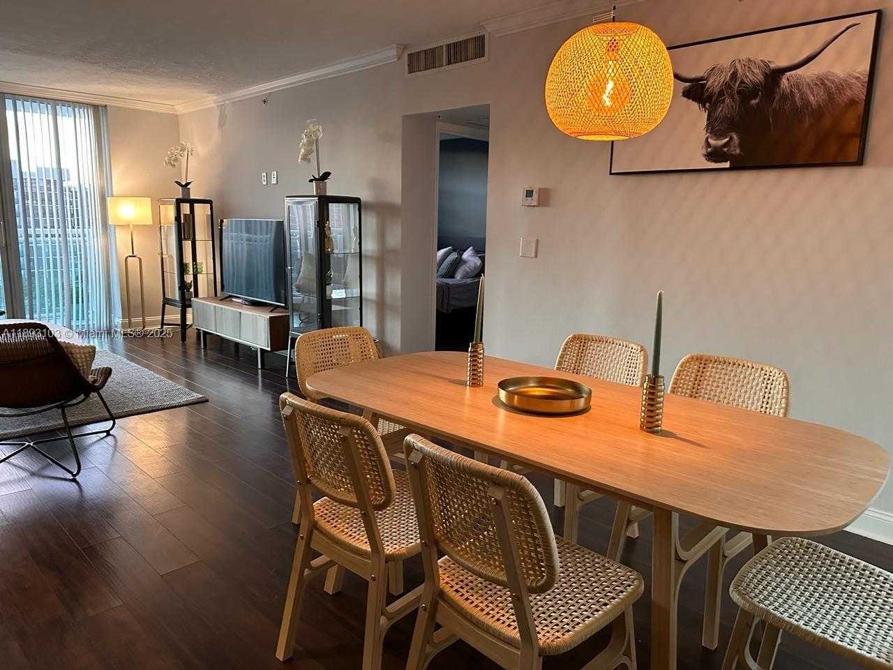 Small Image of 3000 SOUTH OCEAN DR #612, Hollywood Number 2