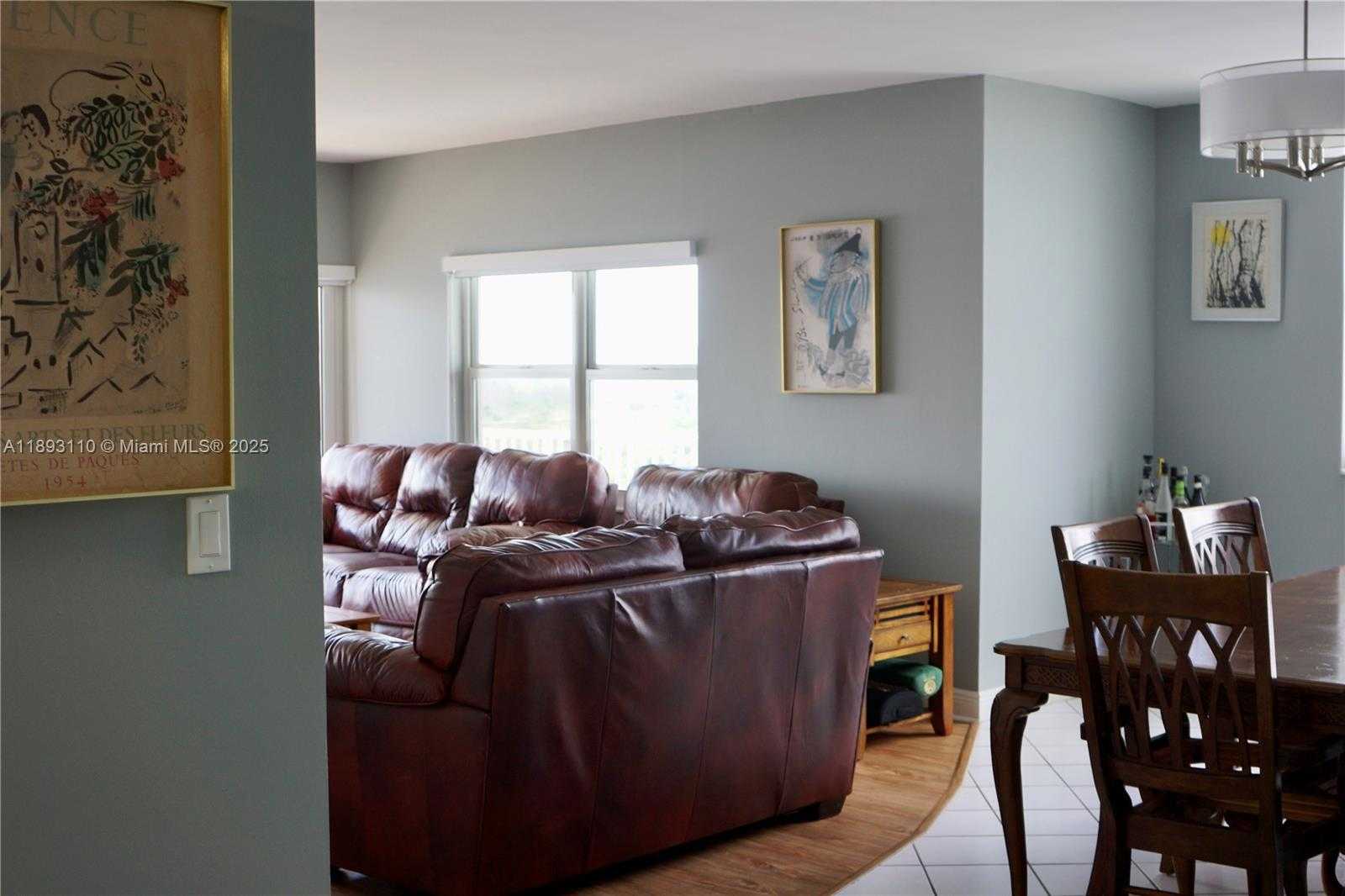 Small Image of 300 BAYVIEW DR #1206, Sunny Isles Beach Number 12