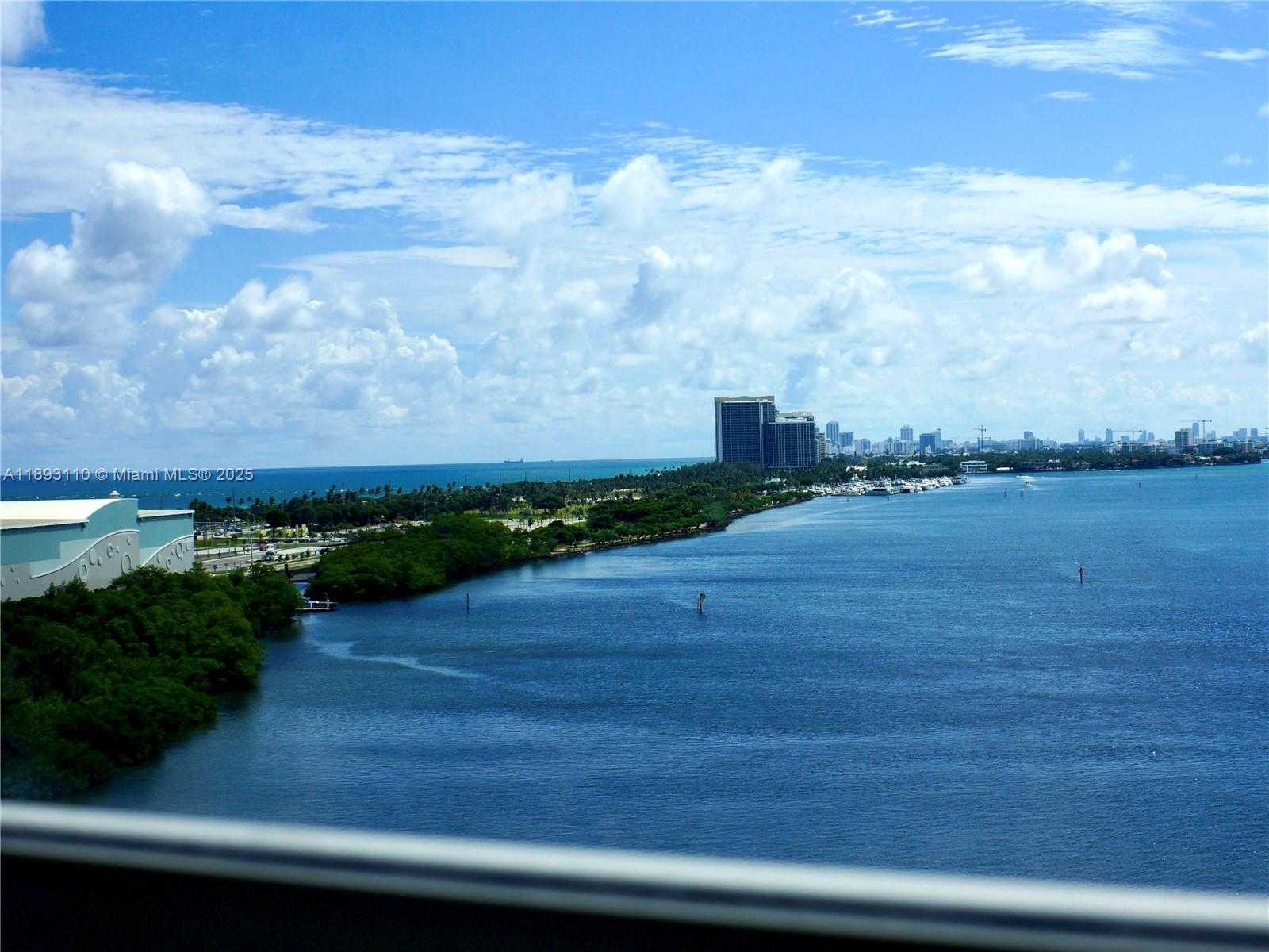 Small Image of 300 BAYVIEW DR #1206, Sunny Isles Beach Number 13