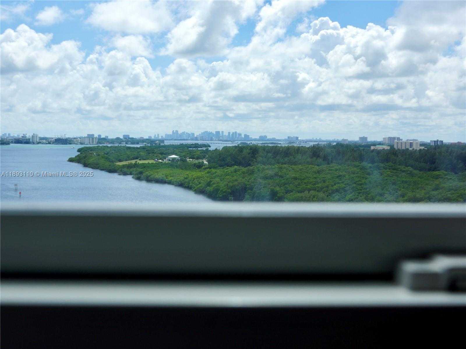 Small Image of 300 BAYVIEW DR #1206, Sunny Isles Beach Number 23