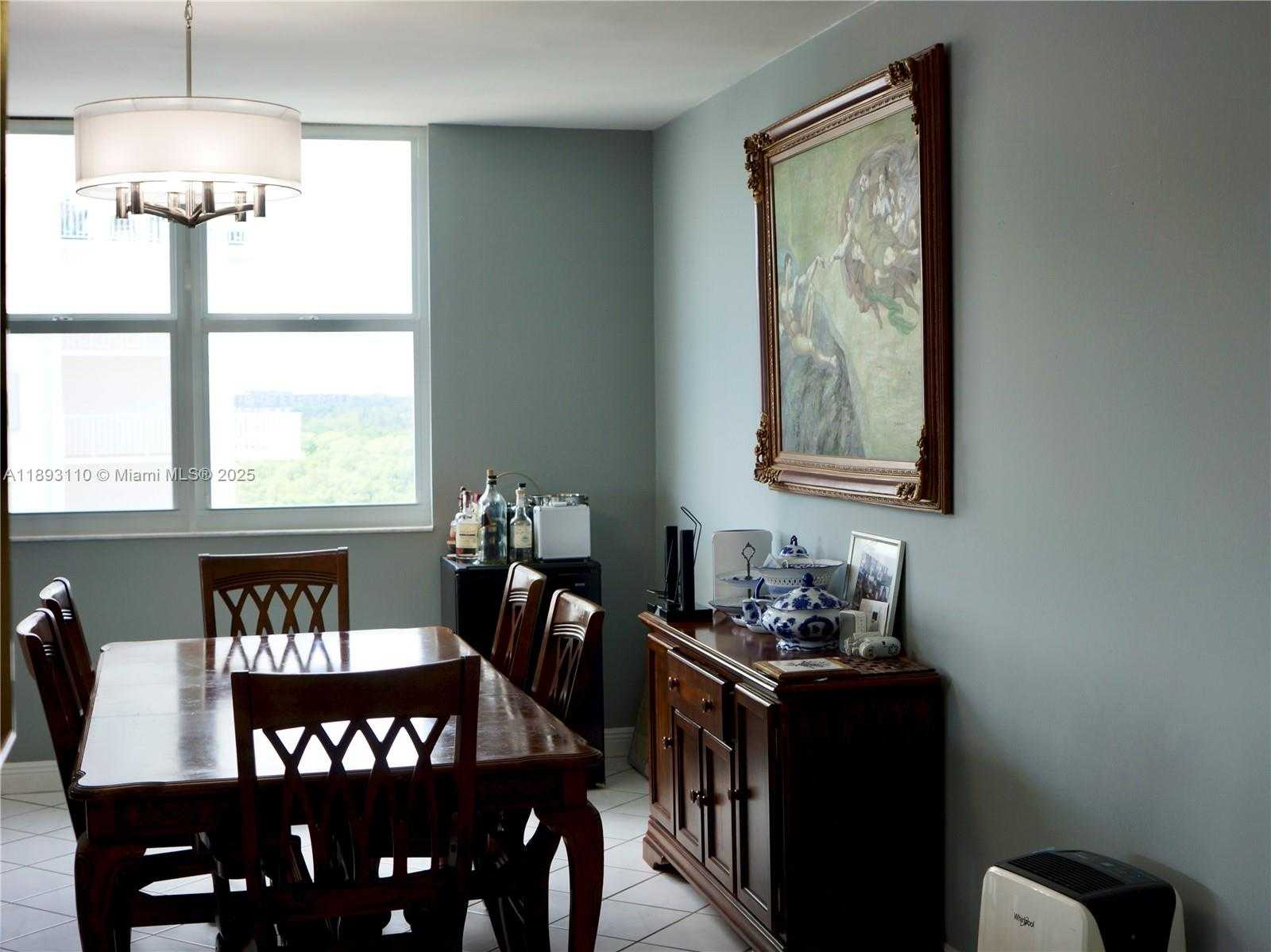 Small Image of 300 BAYVIEW DR #1206, Sunny Isles Beach Number 25