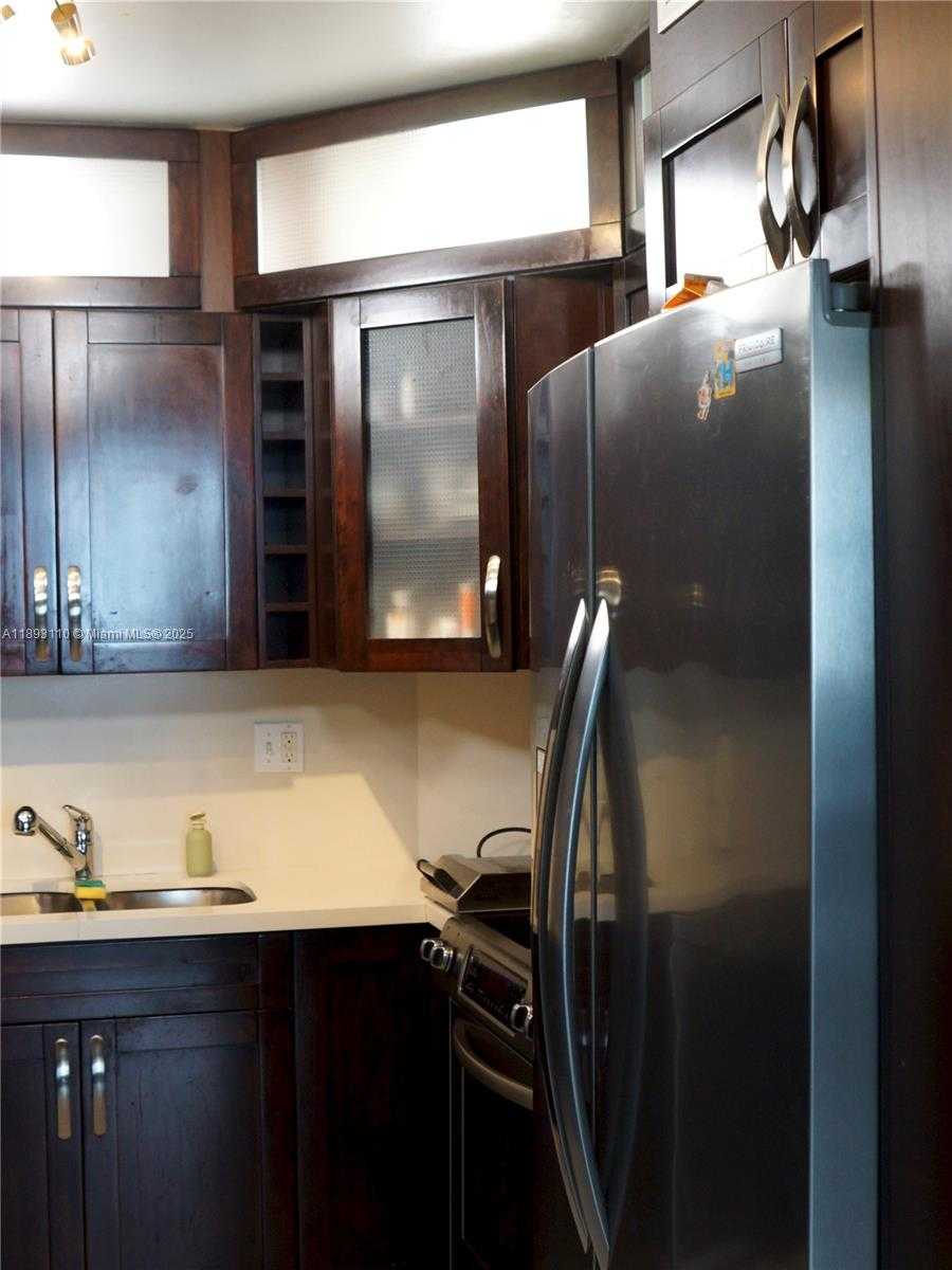 Small Image of 300 BAYVIEW DR #1206, Sunny Isles Beach Number 26