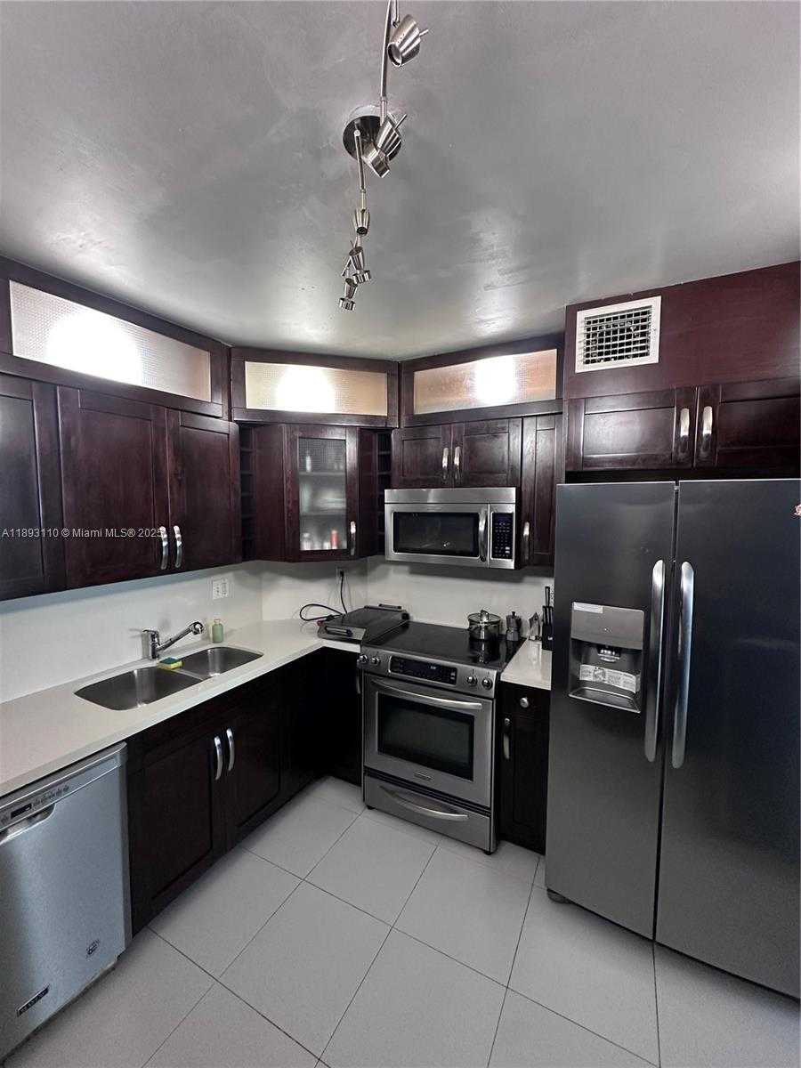 Small Image of 300 BAYVIEW DR #1206, Sunny Isles Beach Number 31