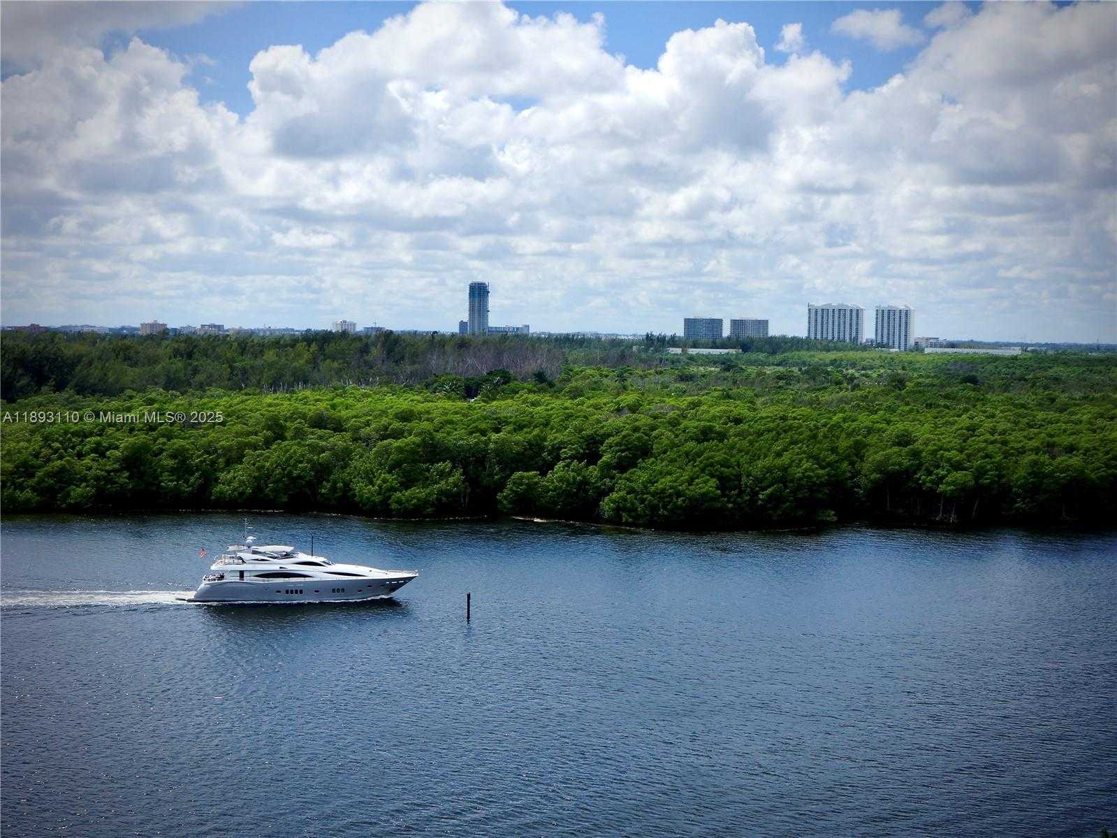 Small Image of 300 BAYVIEW DR #1206, Sunny Isles Beach Number 34