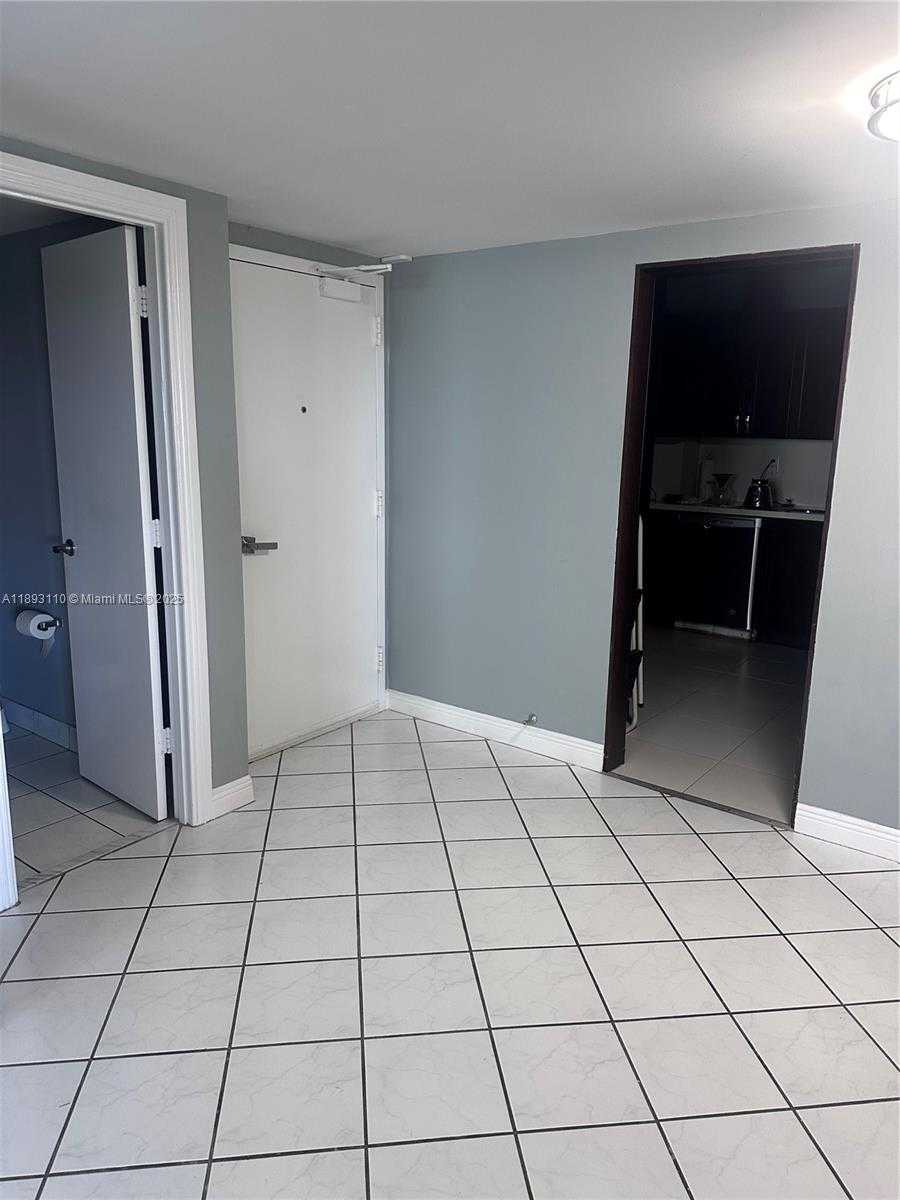 Small Image of 300 BAYVIEW DR #1206, Sunny Isles Beach Number 41