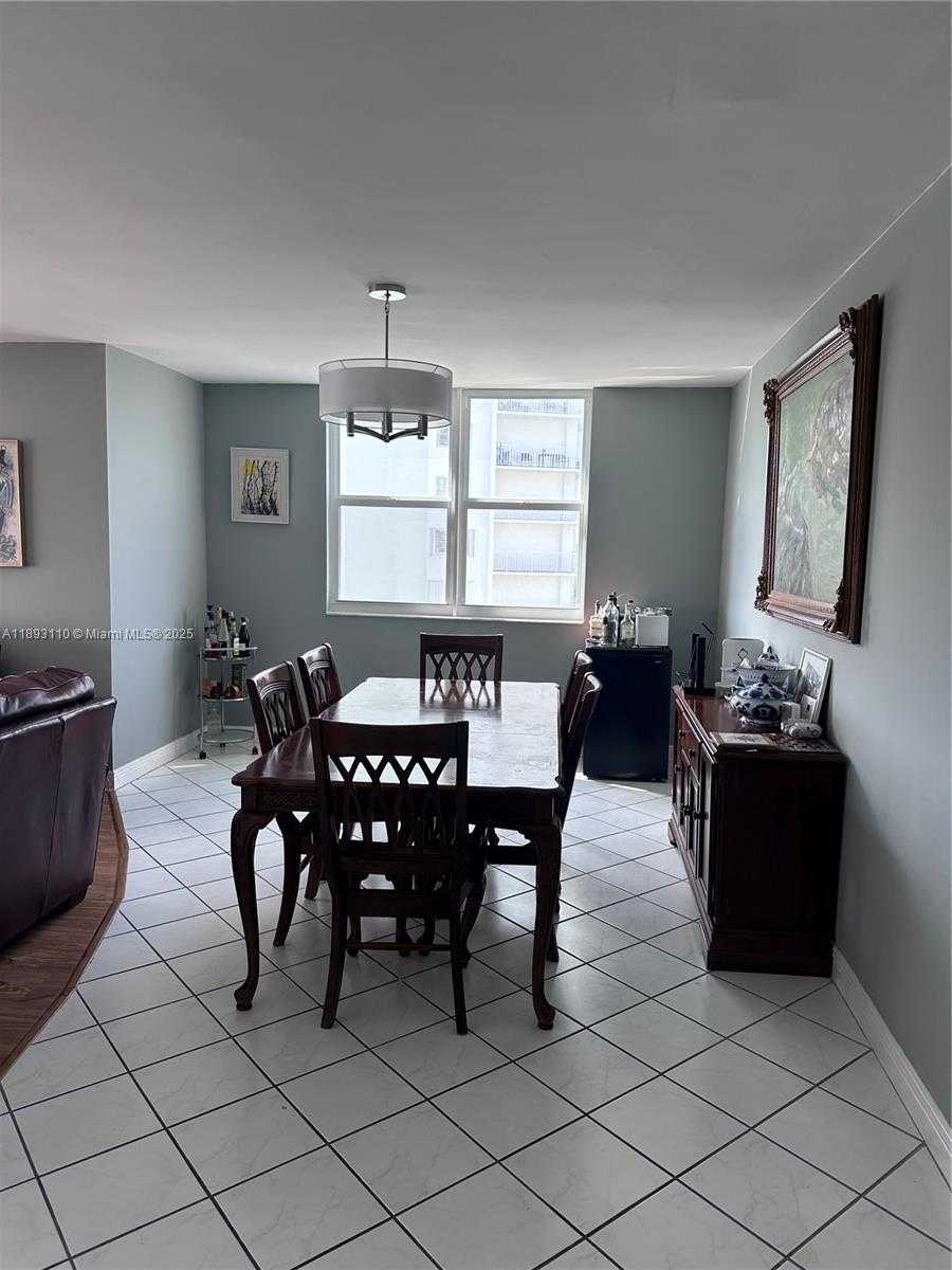 Small Image of 300 BAYVIEW DR #1206, Sunny Isles Beach Number 43