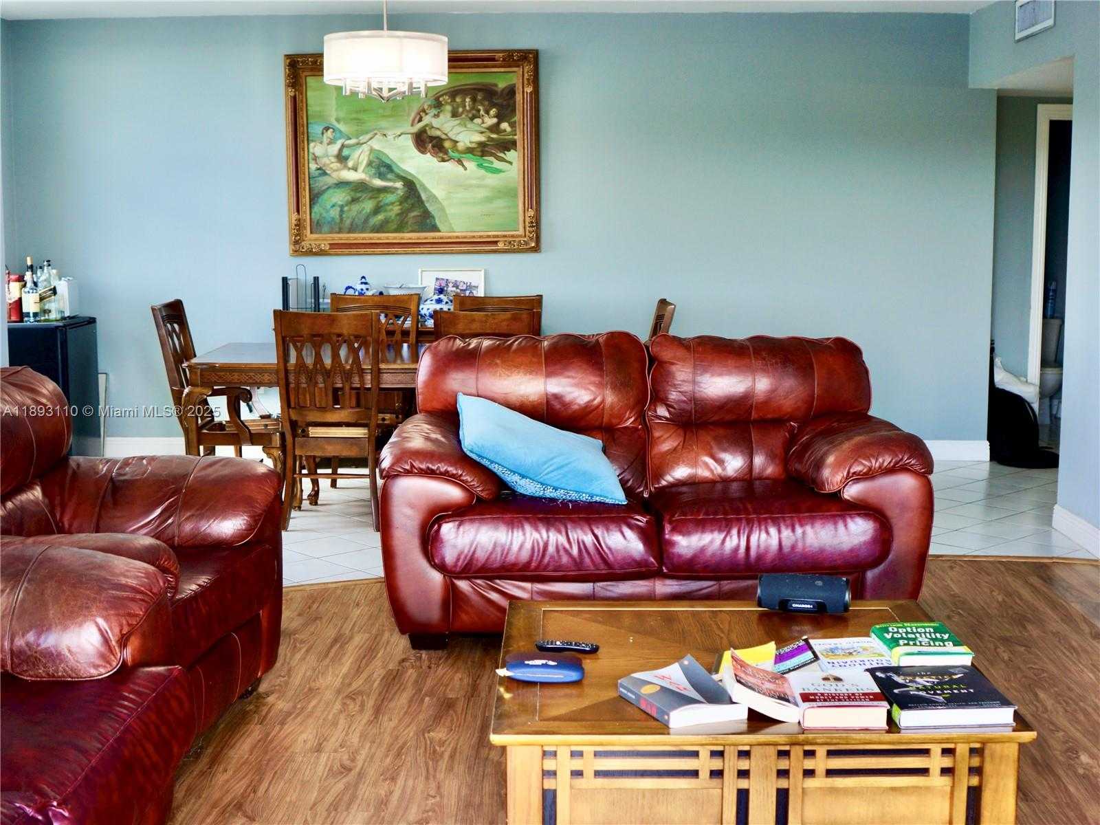 Small Image of 300 BAYVIEW DR #1206, Sunny Isles Beach Number 6