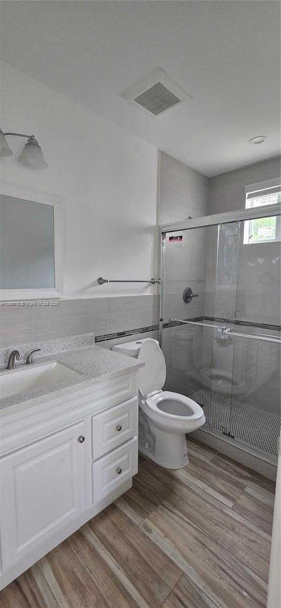Small Image of 3790 OAK AVE, Miami Number 18