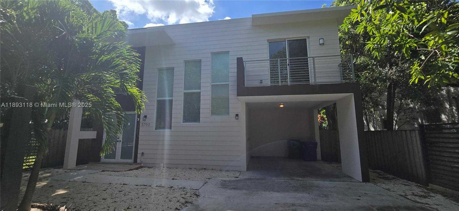 Small Image of 3790 OAK AVE, Miami Number 3