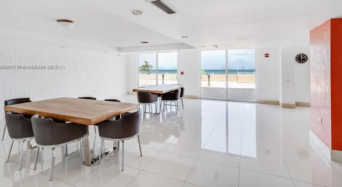 Small Image of 345 OCEAN DR #325, Miami Beach Number 19
