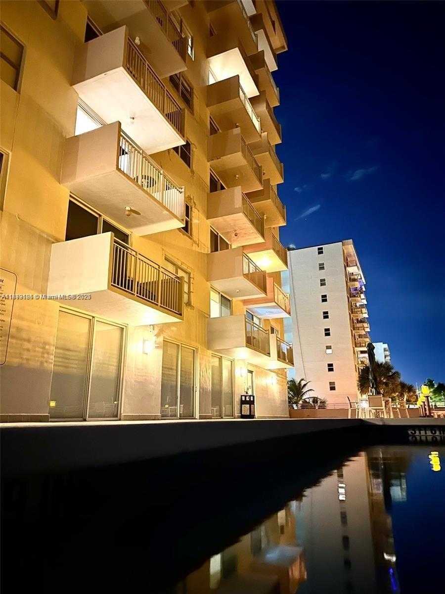 Small Image of 345 OCEAN DR #325, Miami Beach Number 20