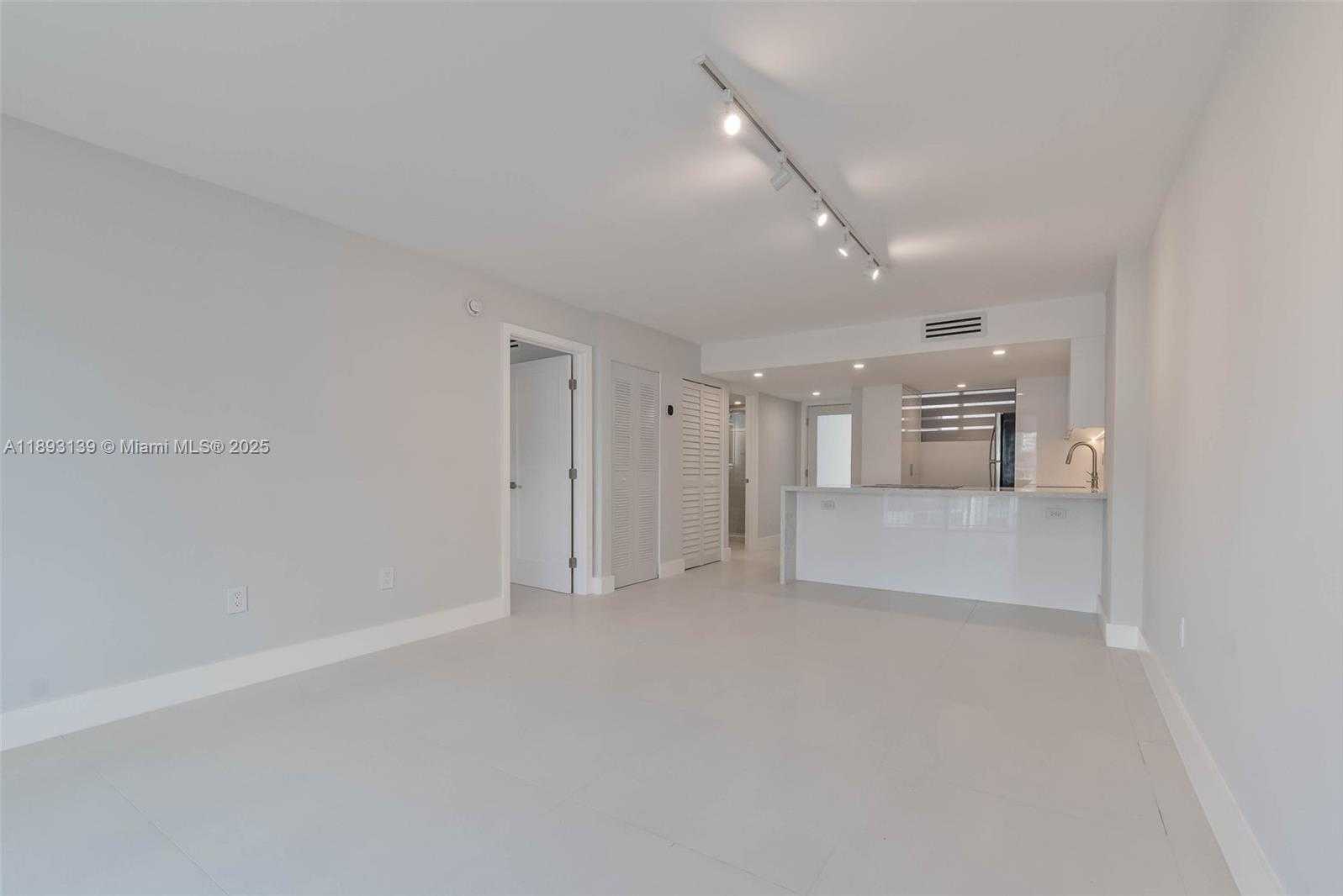 Small Image of 1665 BAY RD #522, Miami Beach Number 19