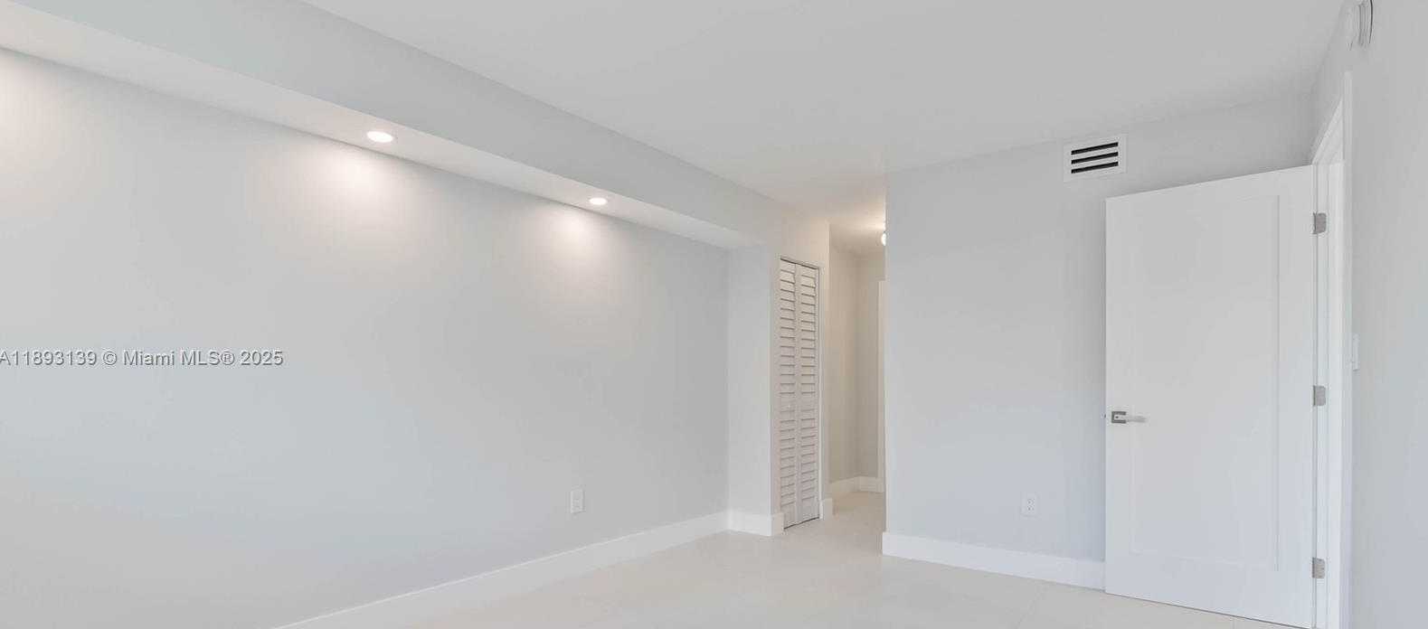 Small Image of 1665 BAY RD #522, Miami Beach Number 21