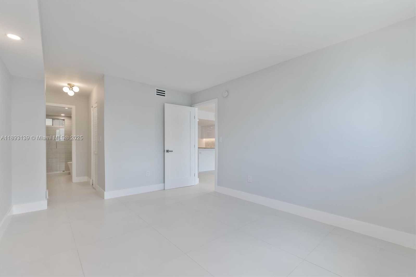 Small Image of 1665 BAY RD #522, Miami Beach Number 22