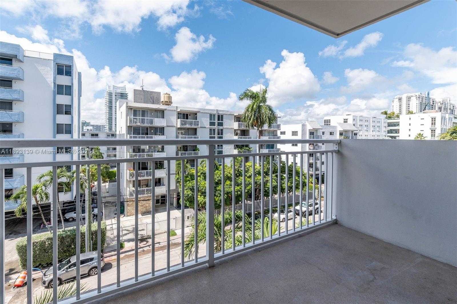 Small Image of 1665 BAY RD #522, Miami Beach Number 25