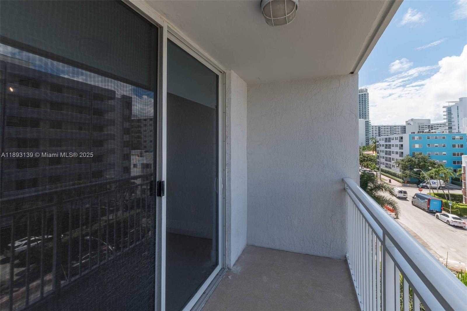 Small Image of 1665 BAY RD #522, Miami Beach Number 28