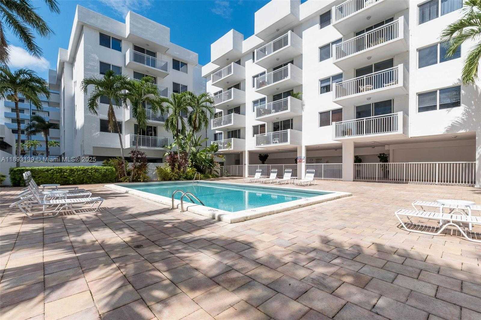 Small Image of 1665 BAY RD #522, Miami Beach Number 30