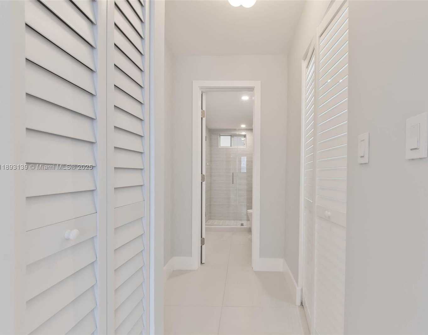 Small Image of 1665 BAY RD #522, Miami Beach Number 8