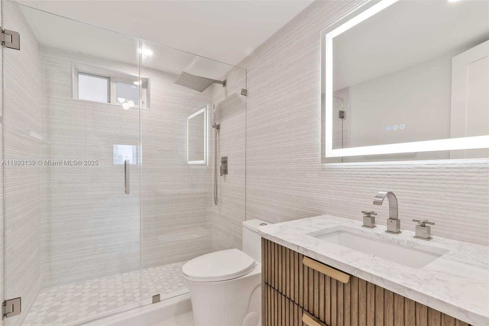 Small Image of 1665 BAY RD #522, Miami Beach Number 9