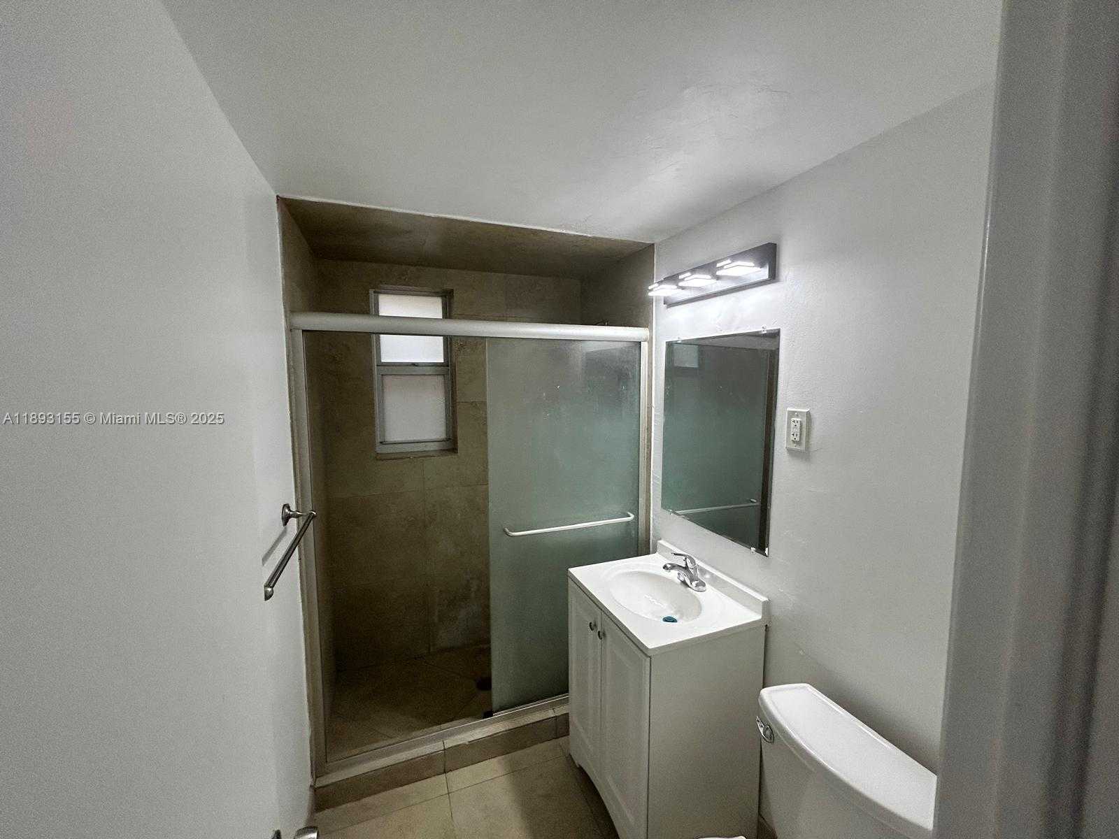 Small Image of 7430 CARLYLE AVE #2, Miami Beach Number 11