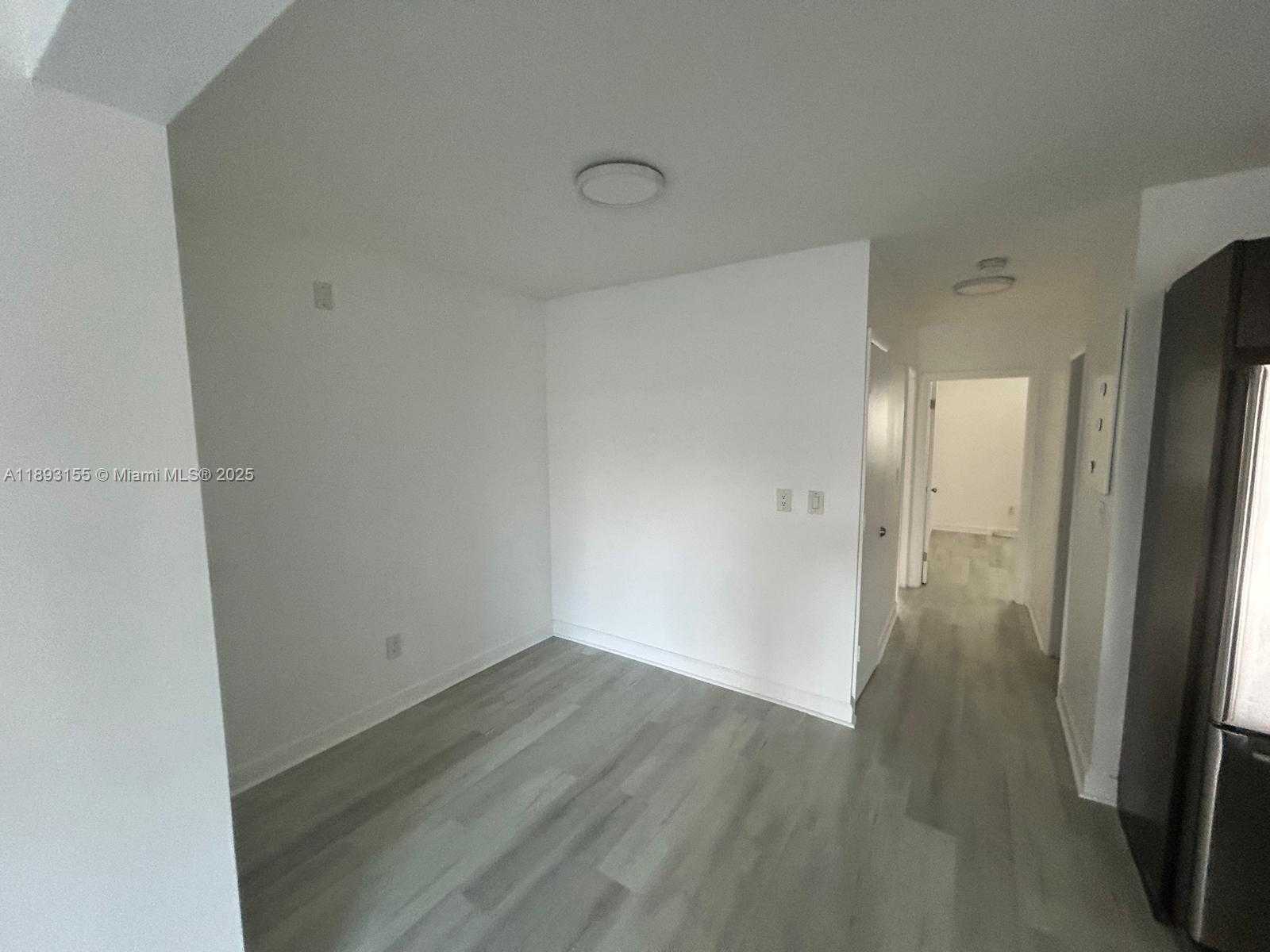 Small Image of 7430 CARLYLE AVE #2, Miami Beach Number 5