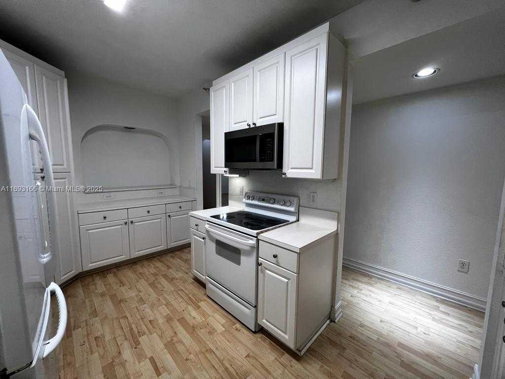 Small Image of 10700 NORTH WEST 66TH ST #411, Doral Number 2