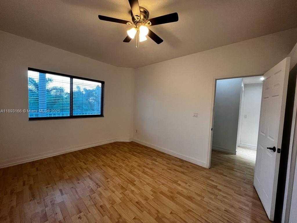 Small Image of 10700 NORTH WEST 66TH ST #411, Doral Number 7