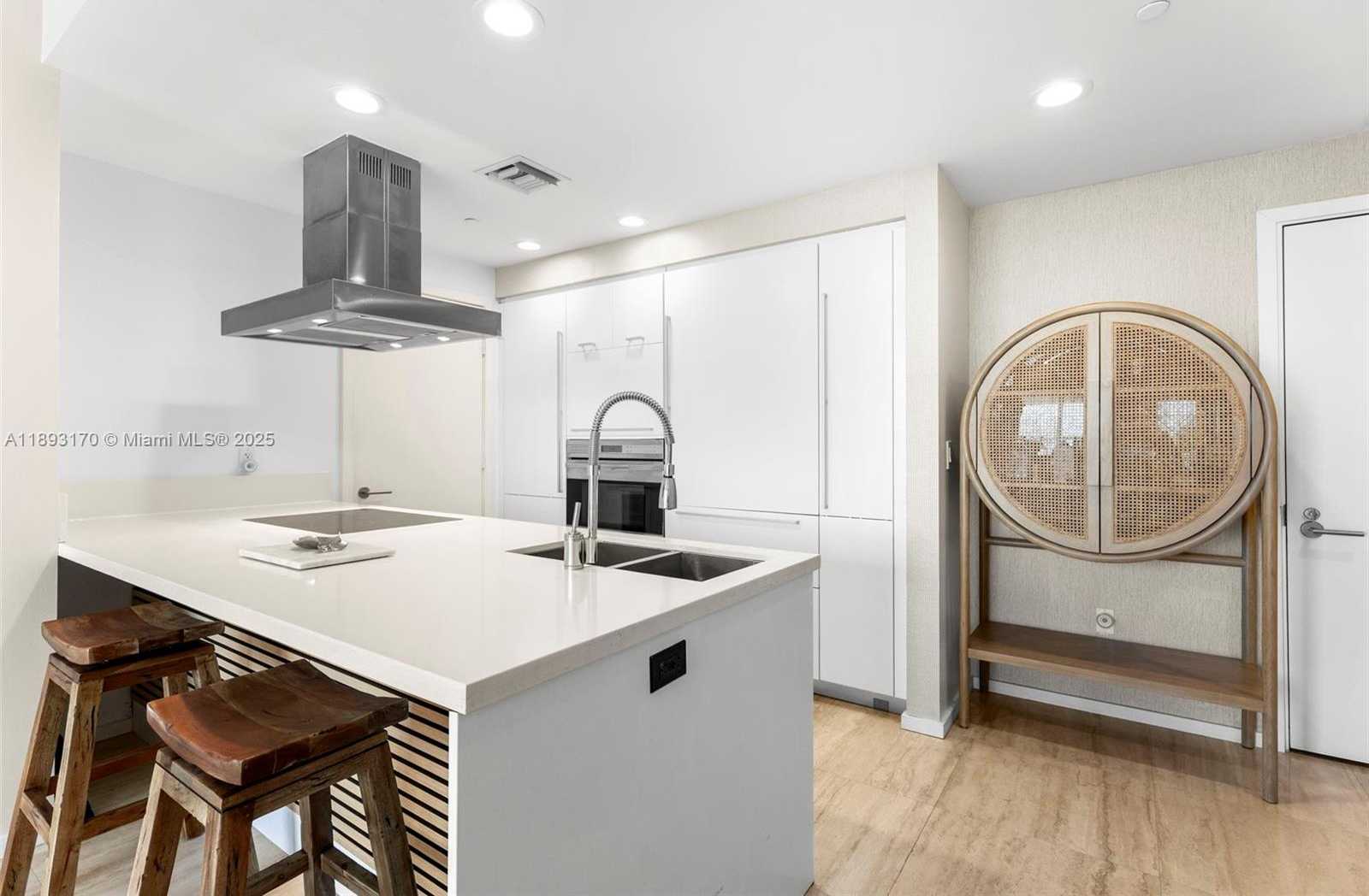 Small Image of 1445 16TH ST #1104, Miami Beach Number 2