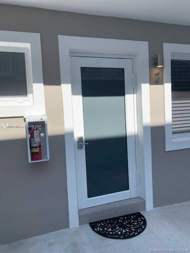 Small Image of 7921 ABBOTT AVE #5, Miami Beach Number 2