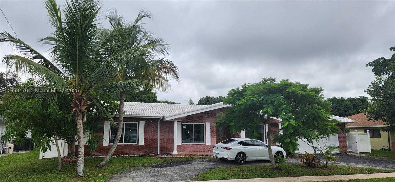 Small Image of 5260 SOUTH WEST 9TH ST, Plantation Number 3