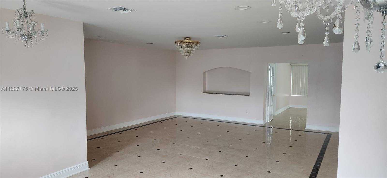 Small Image of 5260 SOUTH WEST 9TH ST, Plantation Number 4