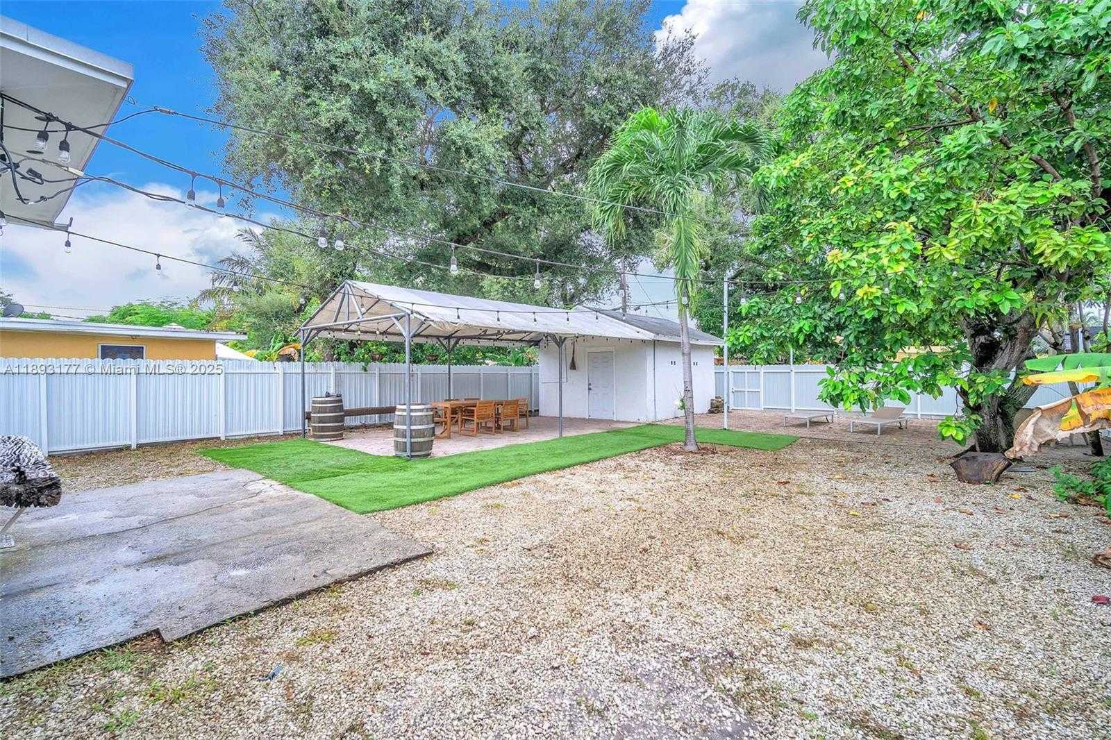 Small Image of 1381 NORTH EAST 152ND ST, North Miami Beach Number 17