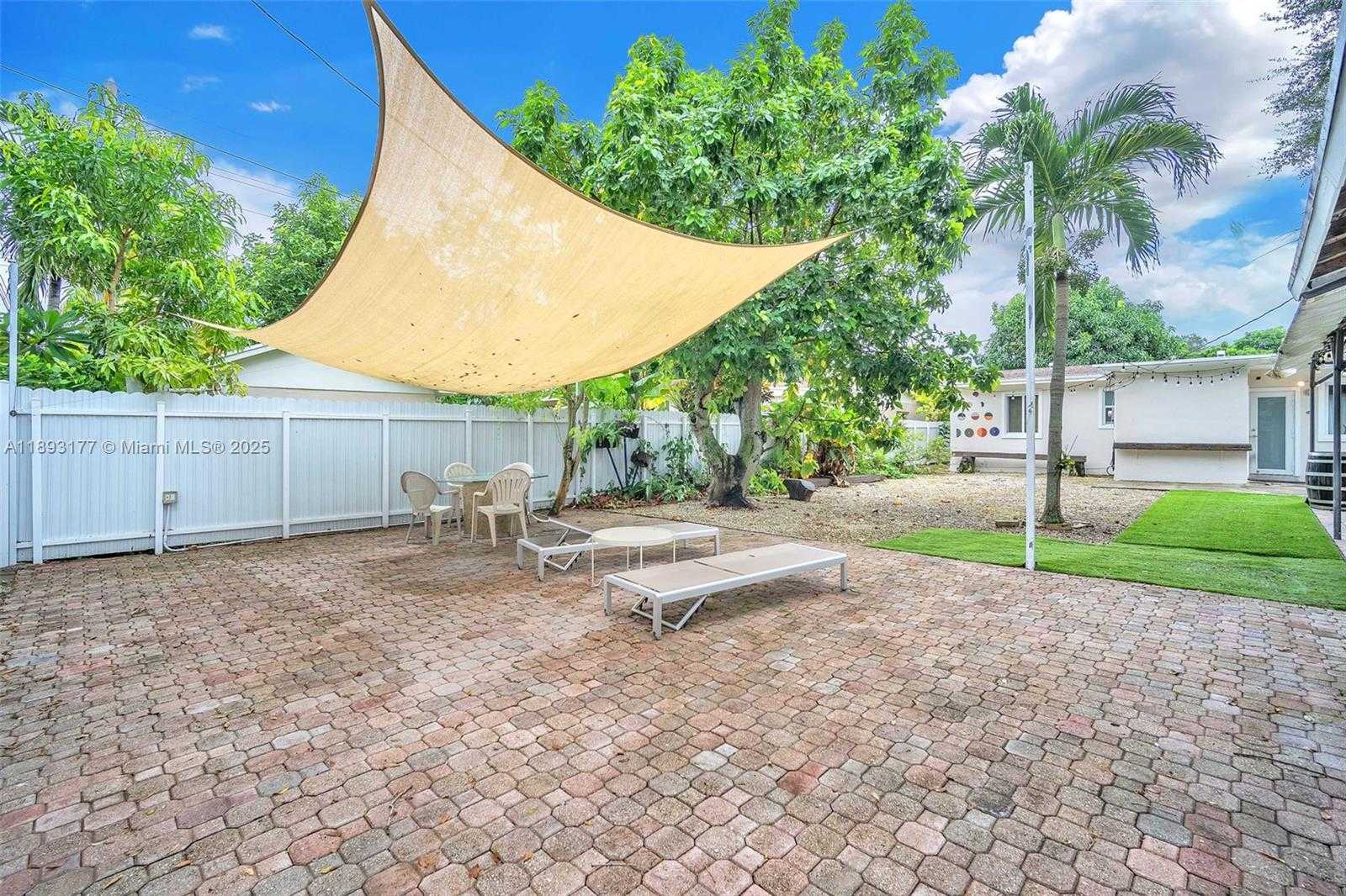 Small Image of 1381 NORTH EAST 152ND ST, North Miami Beach Number 18