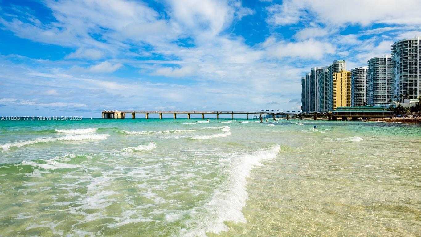 Small Image of 1381 NORTH EAST 152ND ST, North Miami Beach Number 25