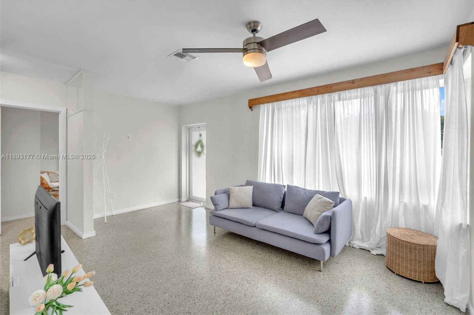 Small Image of 1381 NORTH EAST 152ND ST, North Miami Beach Number 3