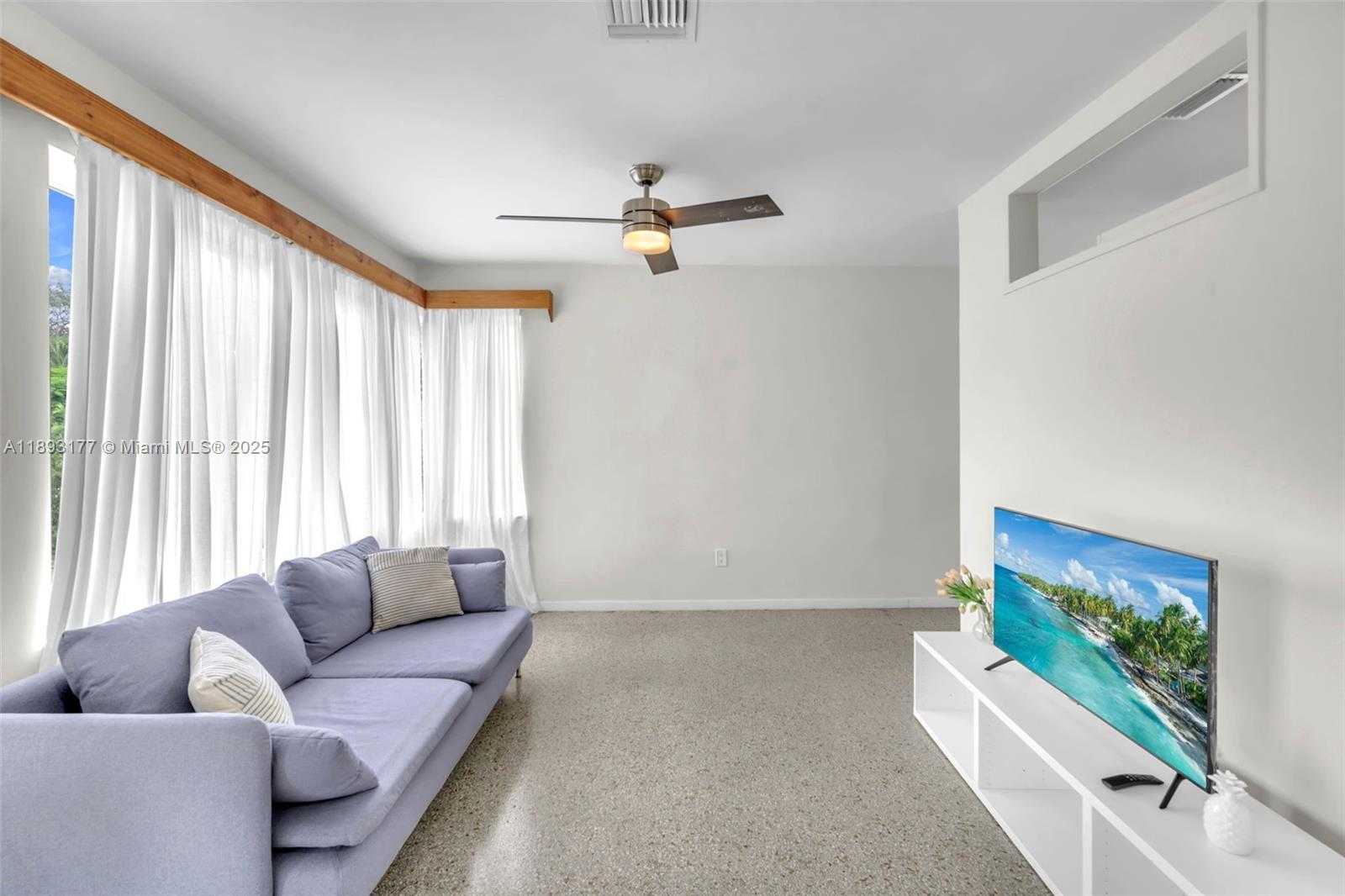 Small Image of 1381 NORTH EAST 152ND ST, North Miami Beach Number 4
