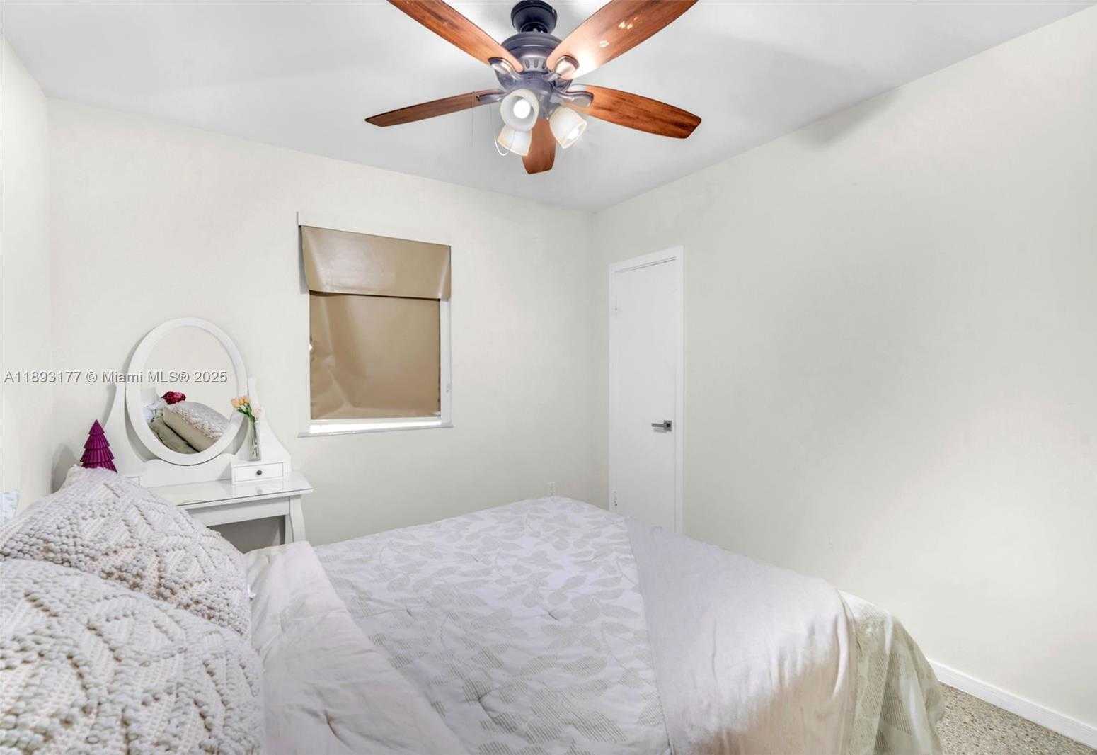 Small Image of 1381 NORTH EAST 152ND ST, North Miami Beach Number 8