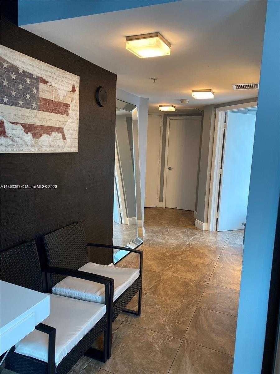 Small Image of 41 SOUTH EAST 5TH ST #717, Miami Number 2