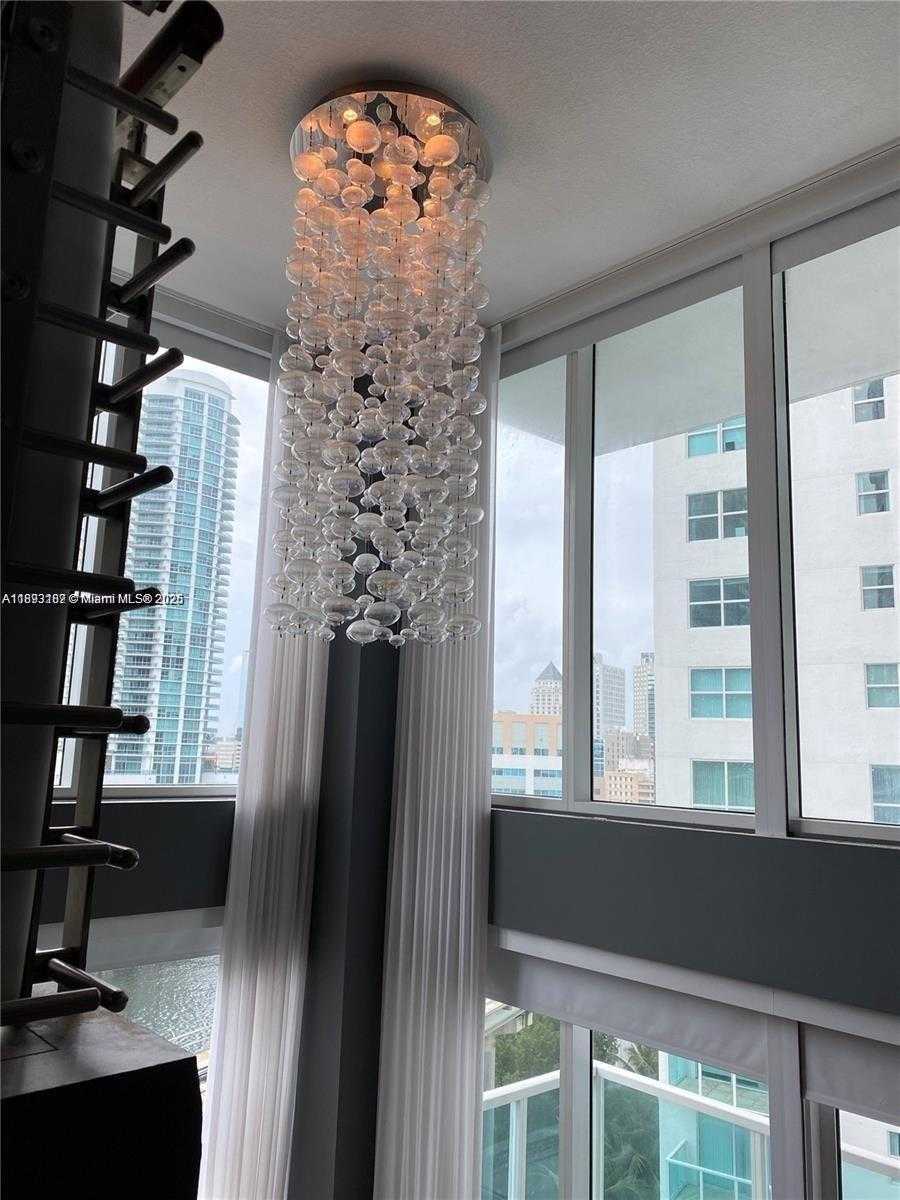 Small Image of 41 SOUTH EAST 5TH ST #717, Miami Number 6