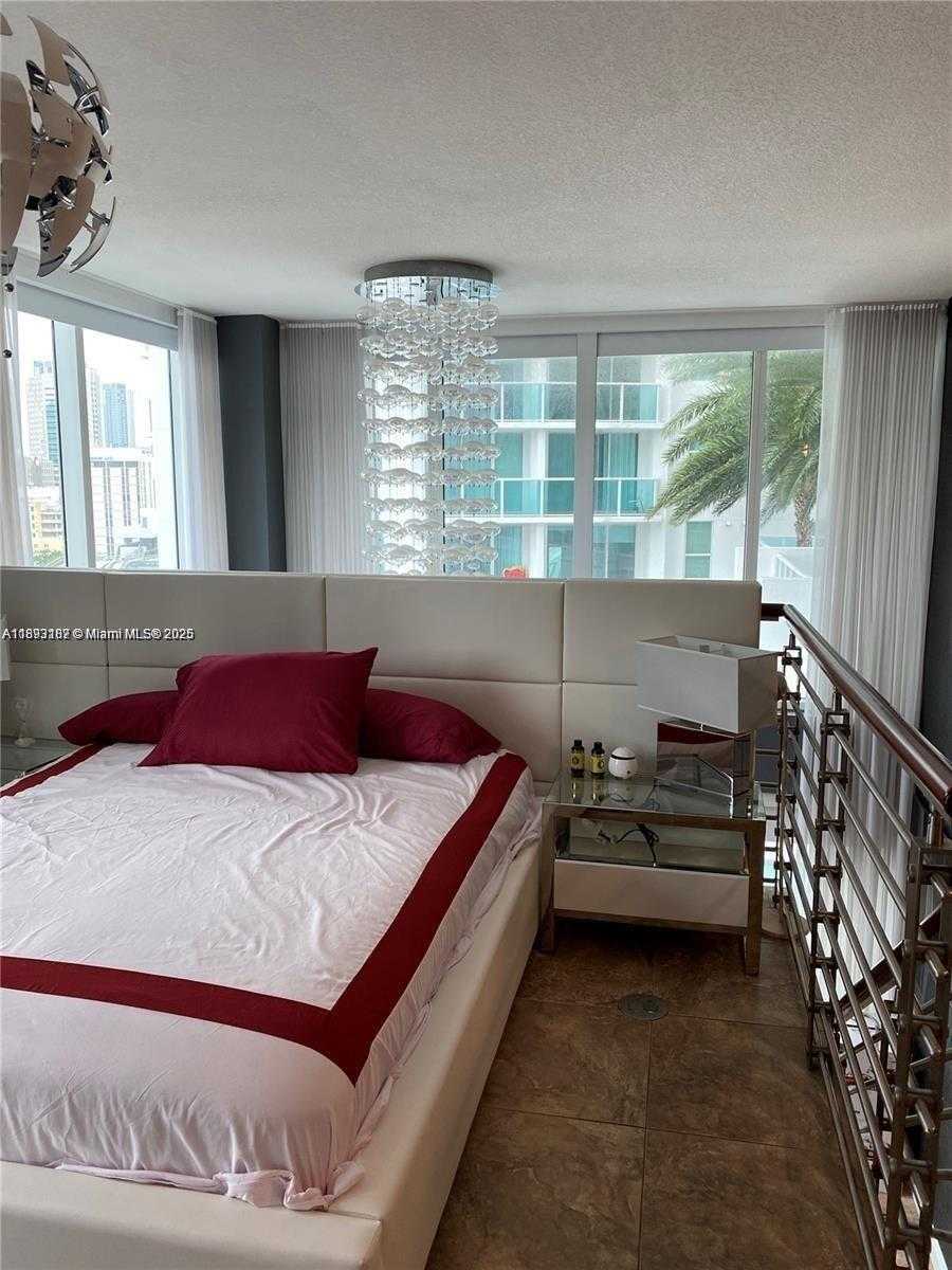 Small Image of 41 SOUTH EAST 5TH ST #717, Miami Number 8