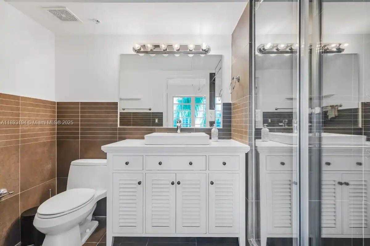 Small Image of 435 21ST ST #311, Miami Beach Number 14