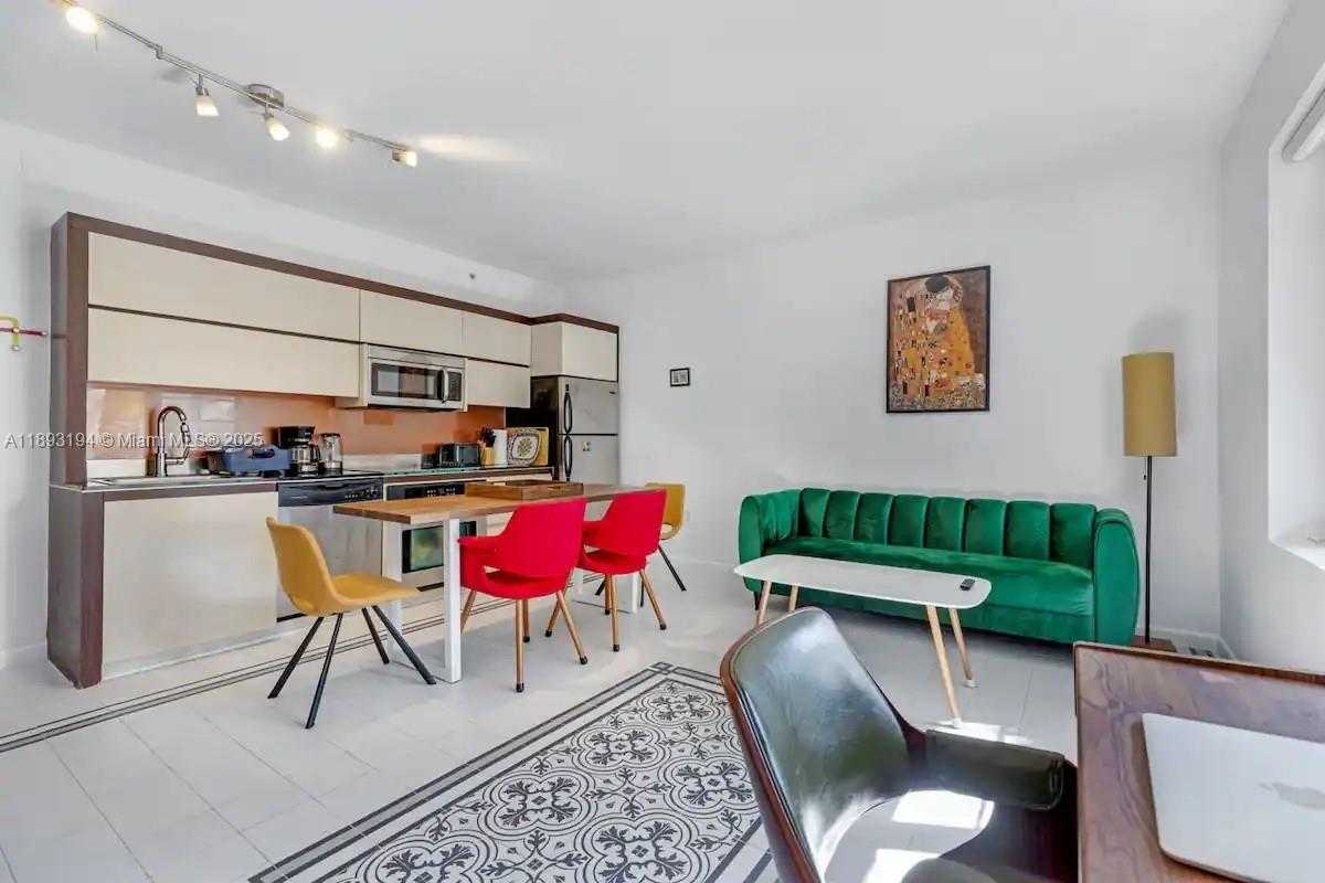 Small Image of 435 21ST ST #311, Miami Beach Number 2