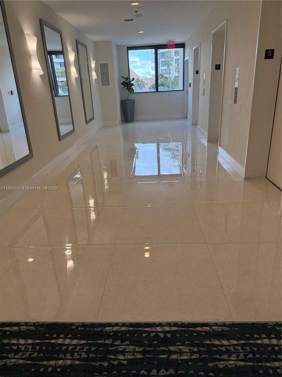 Small Image of 540 BRICKELL KEY DR #522, Miami Number 20